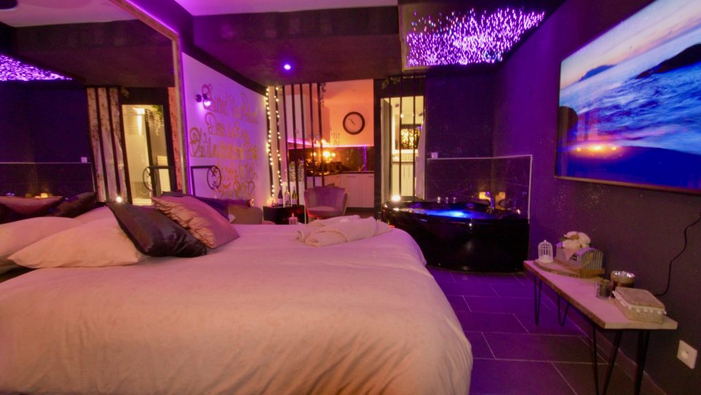 Découvrez les meilleures Love Rooms de l'Hérault pour une escapade
