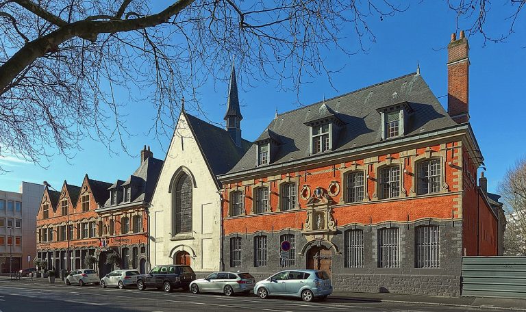 Découvrez l’expérience romantique de l’Hospice Gantois à Lille avec booking