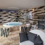 Découvrez le Domaine du Haut Jardin : Un Hôtel Spa et Chalets avec Jacuzzi Privé dans les Vosges