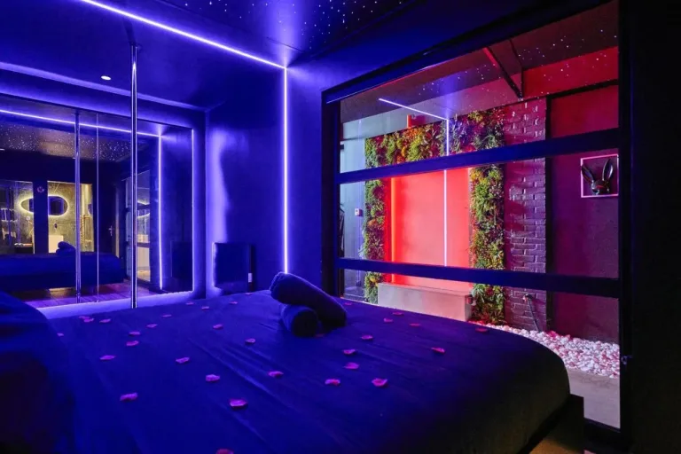Ô Diable des Plaisirs, love room à Tourcoing